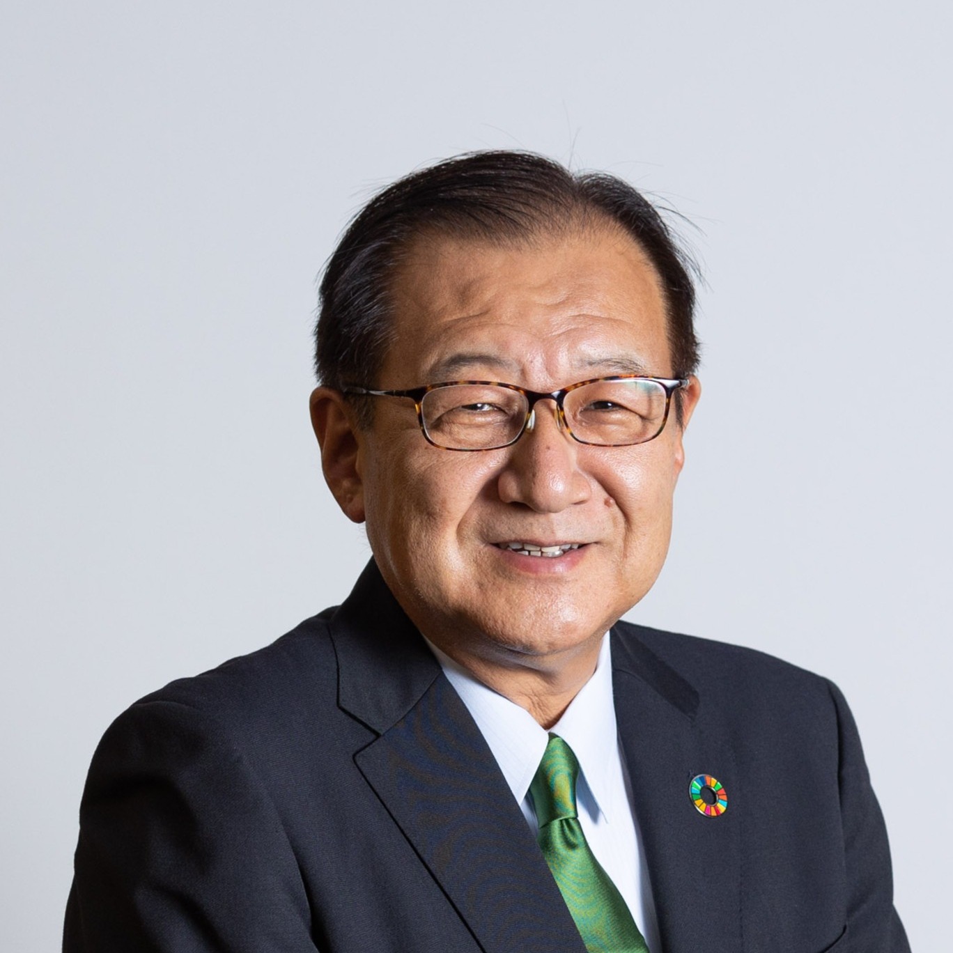秋吉優